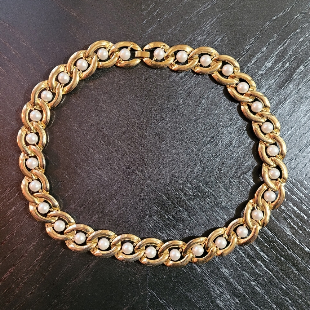 Vintage Goldtone and Faux Pearl Necklace